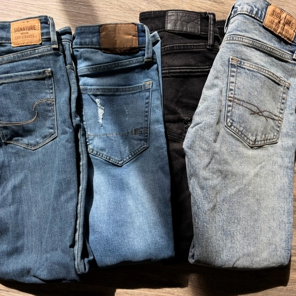 Women’s Jeans Lot 28x30 Lot of‎ Four. AE, Aeropostale, Levi - Picture 1 of 5